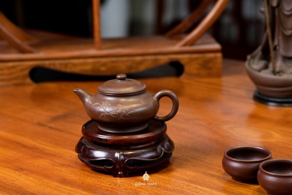 Dáng Ấm Hoa Dĩnh