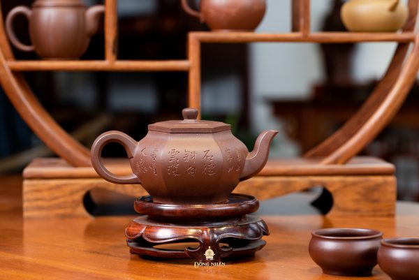 Dáng Ấm: Lục Phương