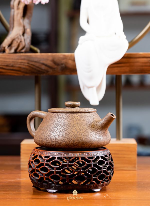 Dáng Ấm: Thạch Biều Tự Di
