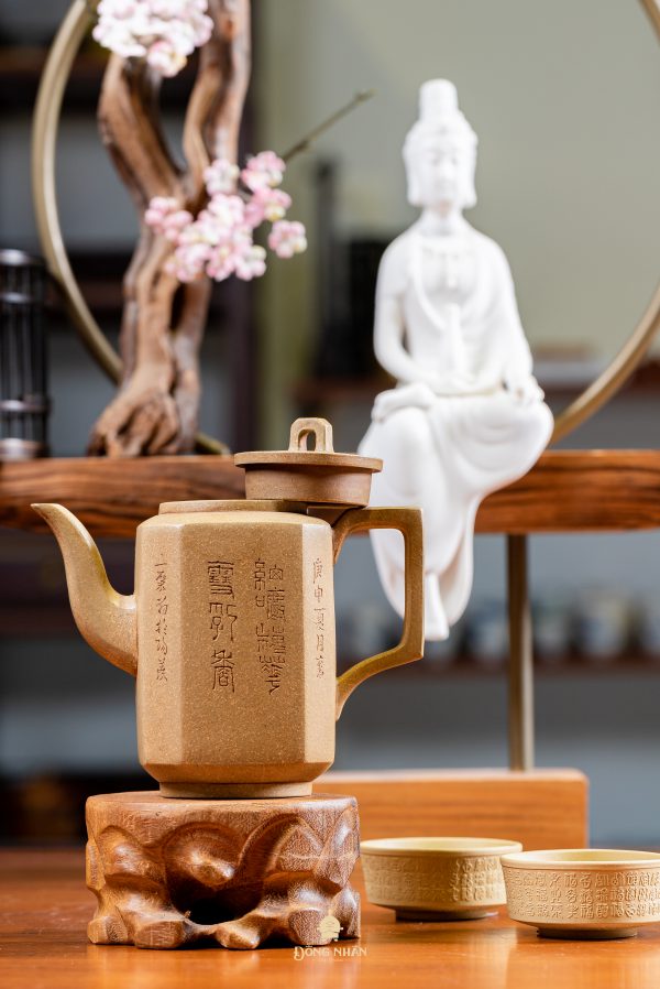 Dáng Ấm: Tứ Phương