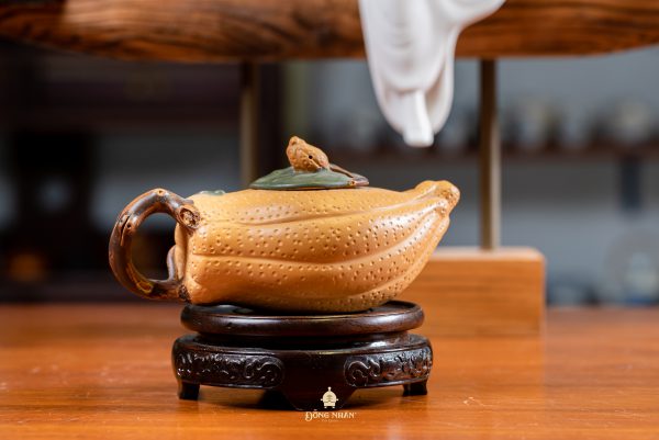Dáng Ấm: Phật Thủ